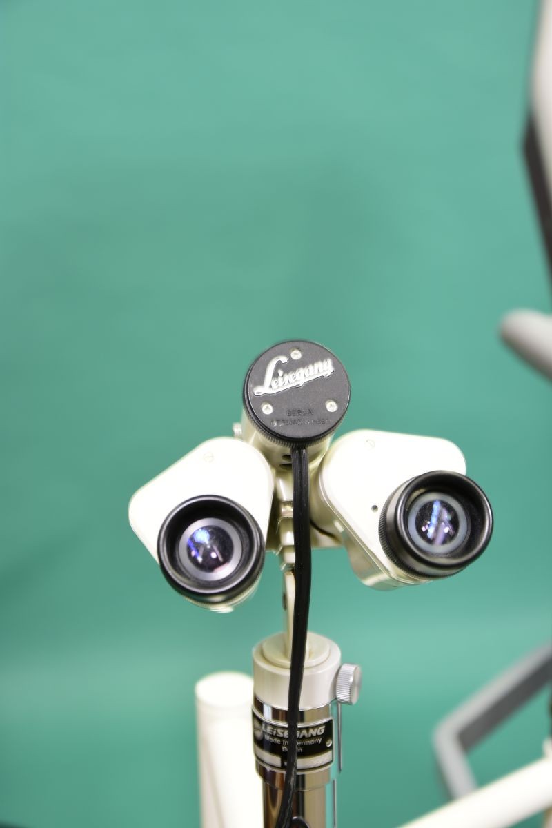SCHMITZ Medi-Matic 115.515 gyn. Untersuchungsstuhl - Kolposkop von vorne