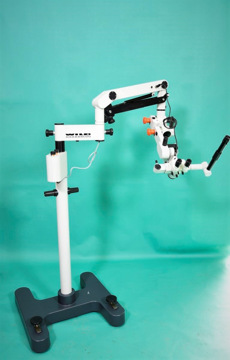 WILD M650: mobile operating microscope binocular