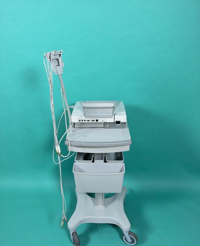 GE MAC 3500, 6-/12 Kanal EKG Gerät - Rückansicht GE MAC 3500, 6-/12 Kanal EKG Gerät - Rückansicht