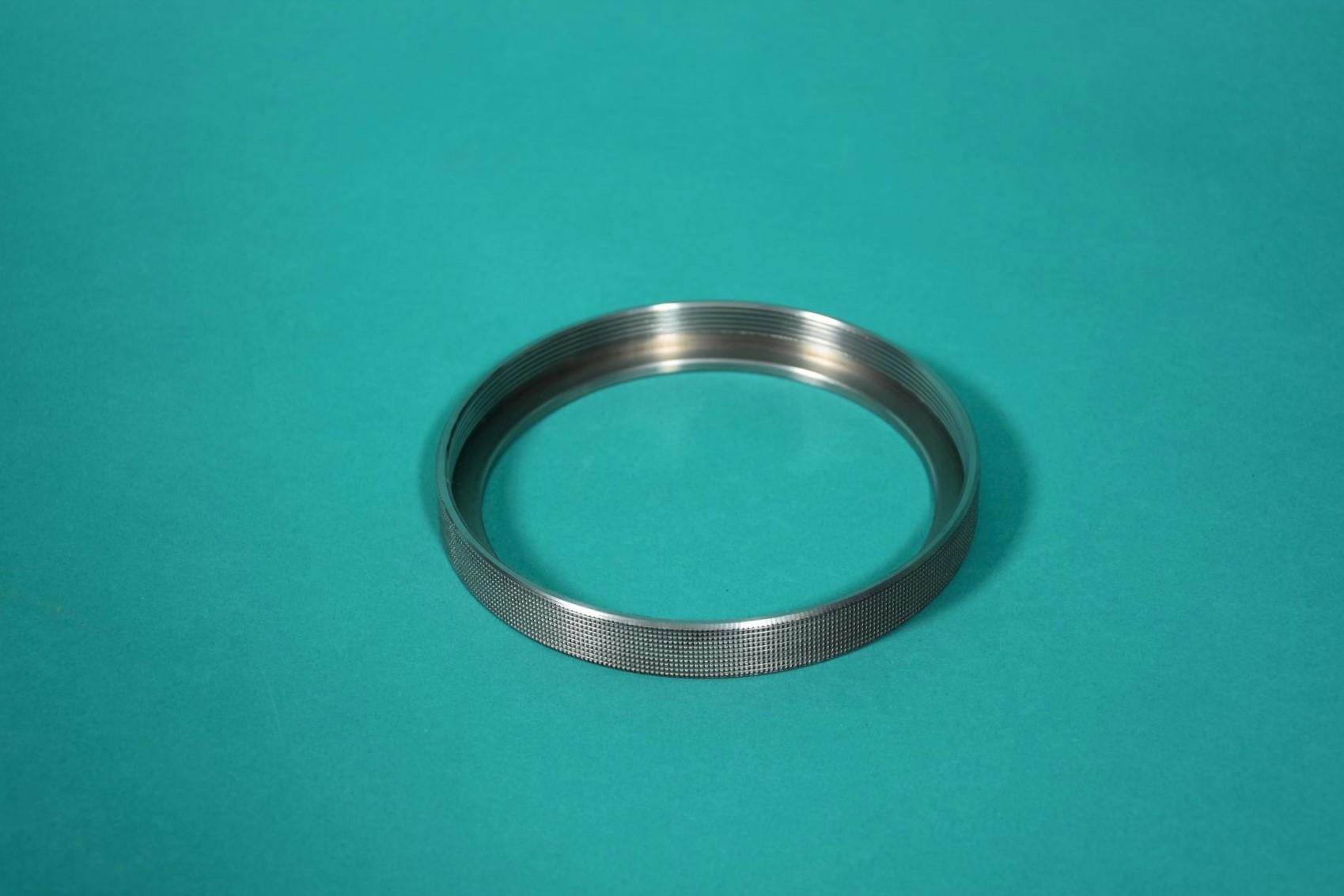 Fastening ring for sight glass on circular part horse