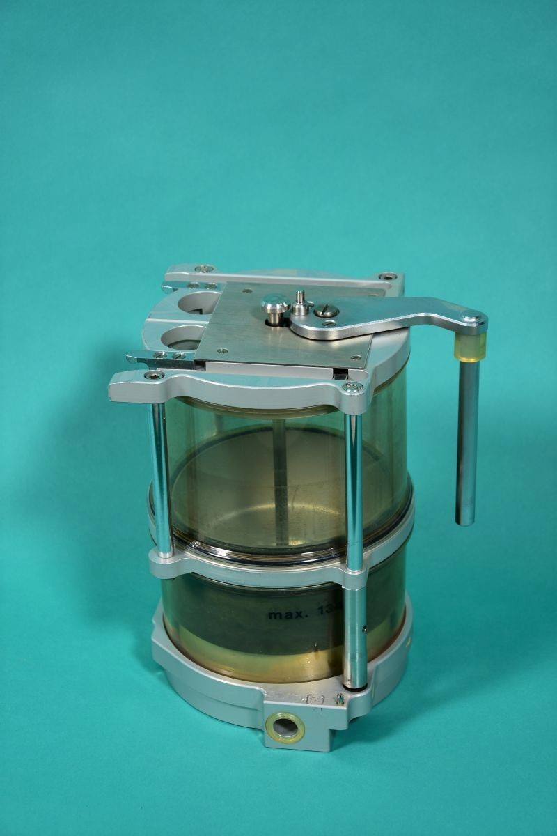 DRÄGER (Ventilator)  Kolbenpumpe