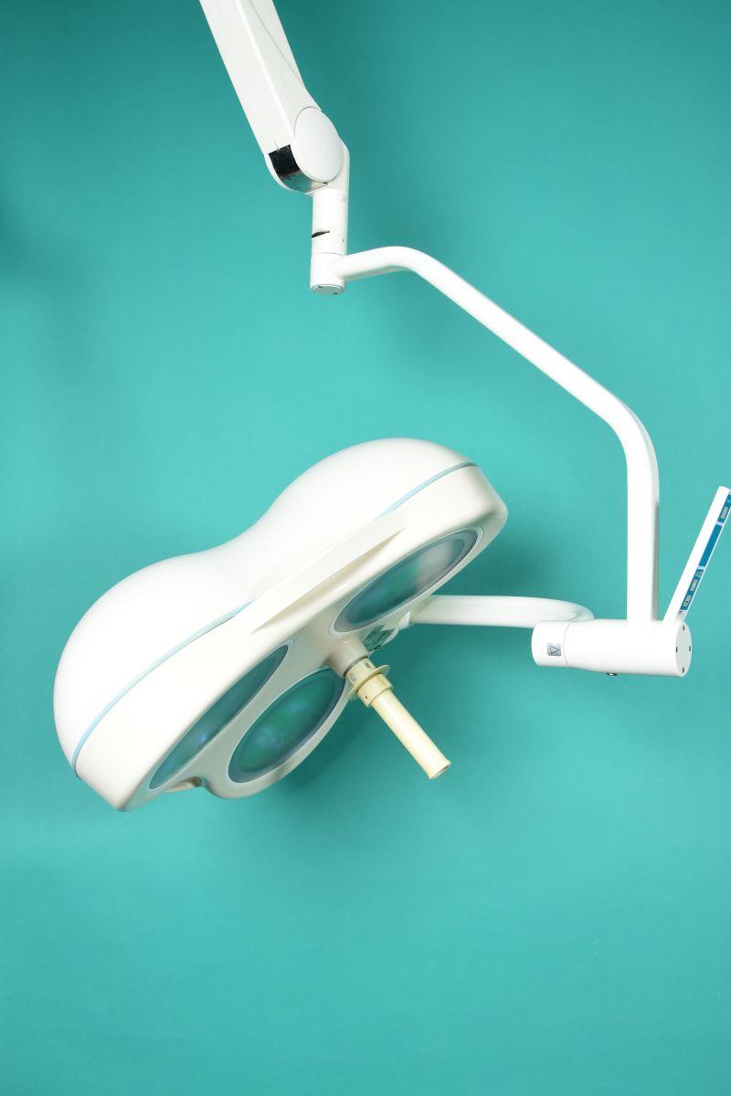 Dr. Mach M3 OP-Leuchte - Vorderansicht Dr. Mach M3 OP-Leuchte - Vorderansicht