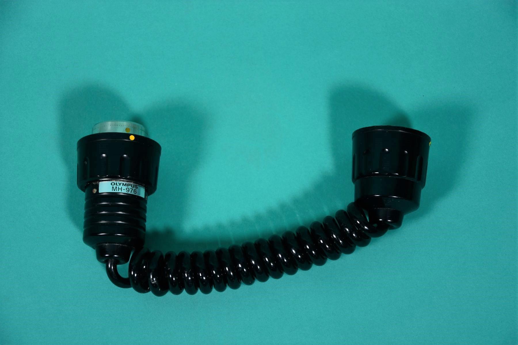 OLYMPUS MH-976: Pigtail