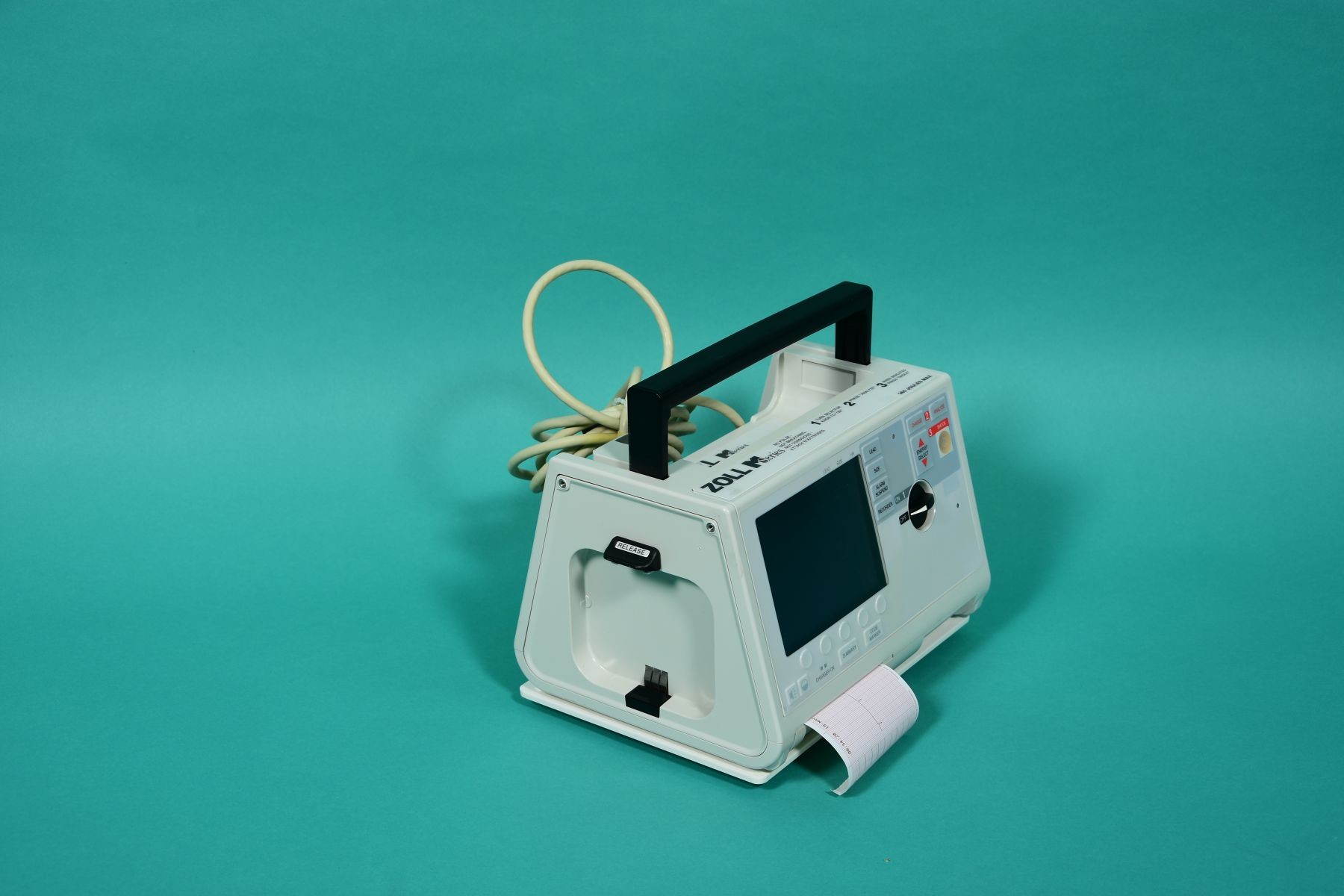 ZOLL M-Series monophasischer Defibrillator - Seitenansicht