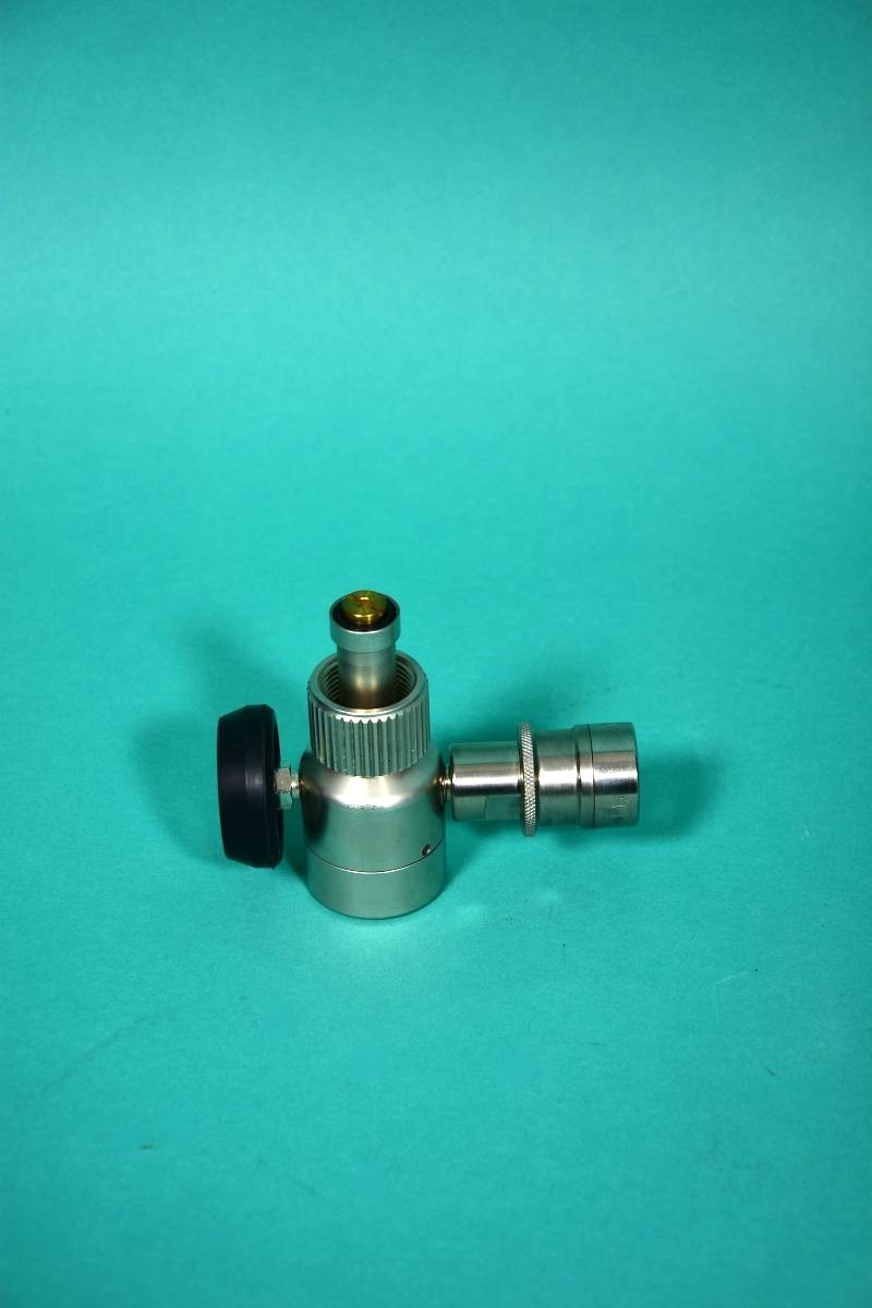 GLOOR Druckminderer für Sauerstoff - Seitenansicht GLOOR Druckminderer für Sauerstoff - Seitenansicht