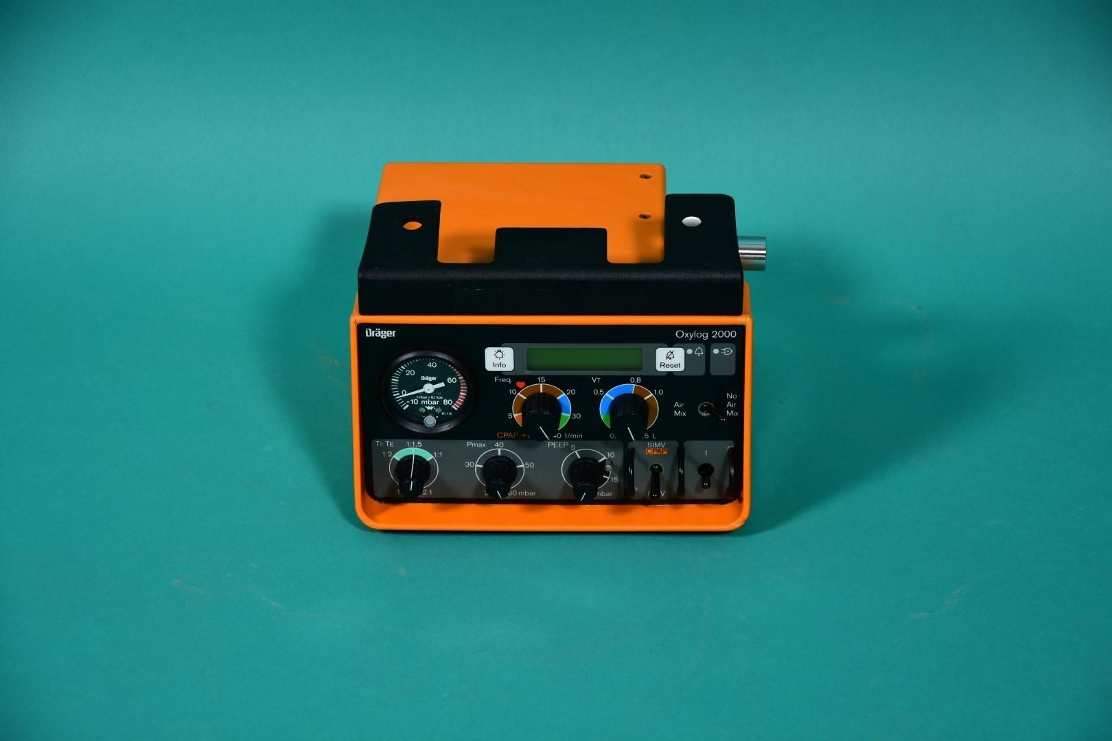 DRÄGER Oxylog 2000 transport ventilator with