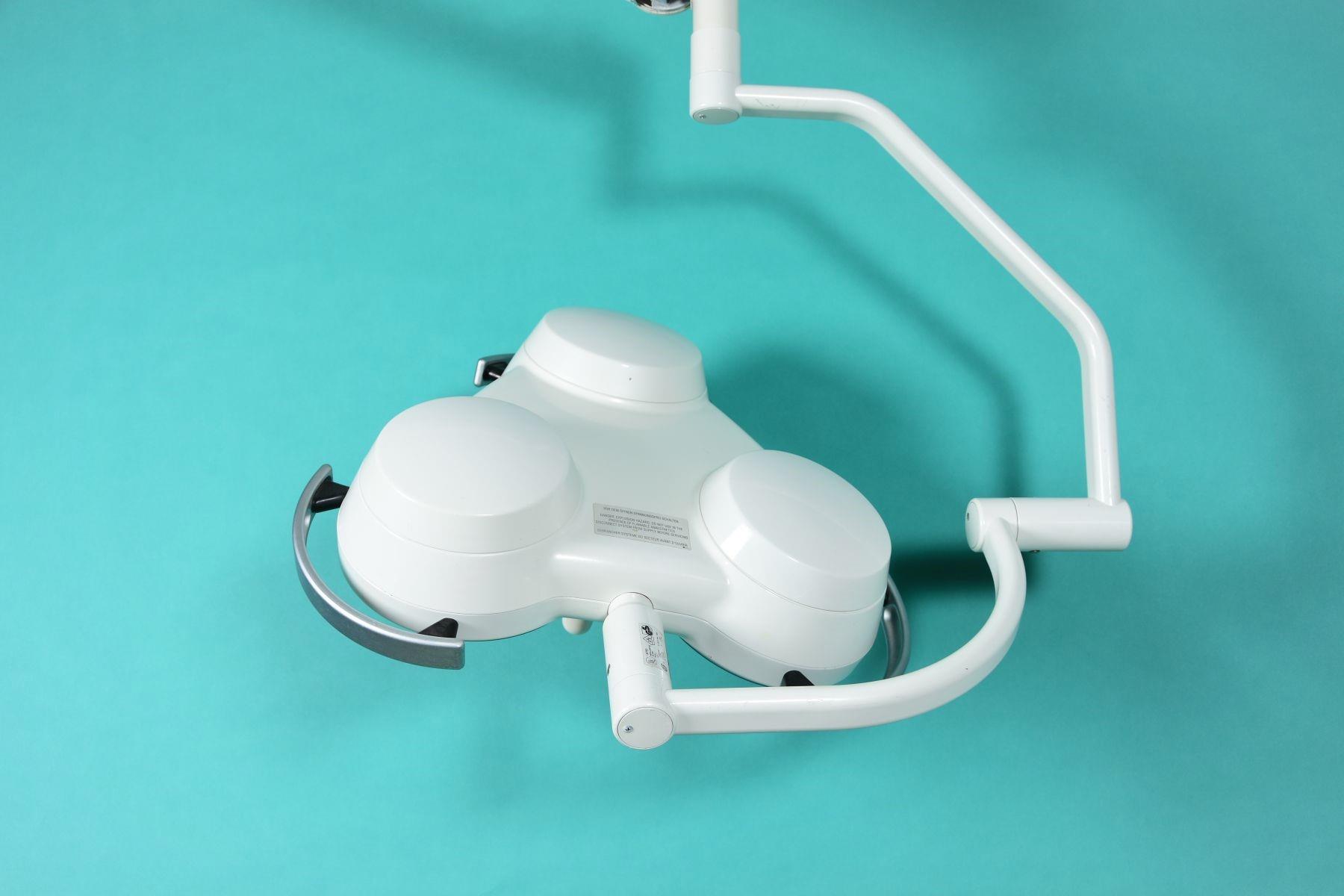 HANAULUX 2003 OP-Leuchte- Rückansicht HANAULUX 2003 OP-Leuchte- Rückansicht