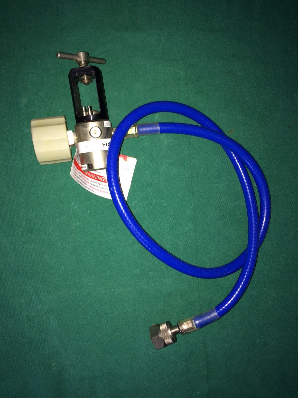 Pressure reducer N2O, Pin Index, with hose 1m,
