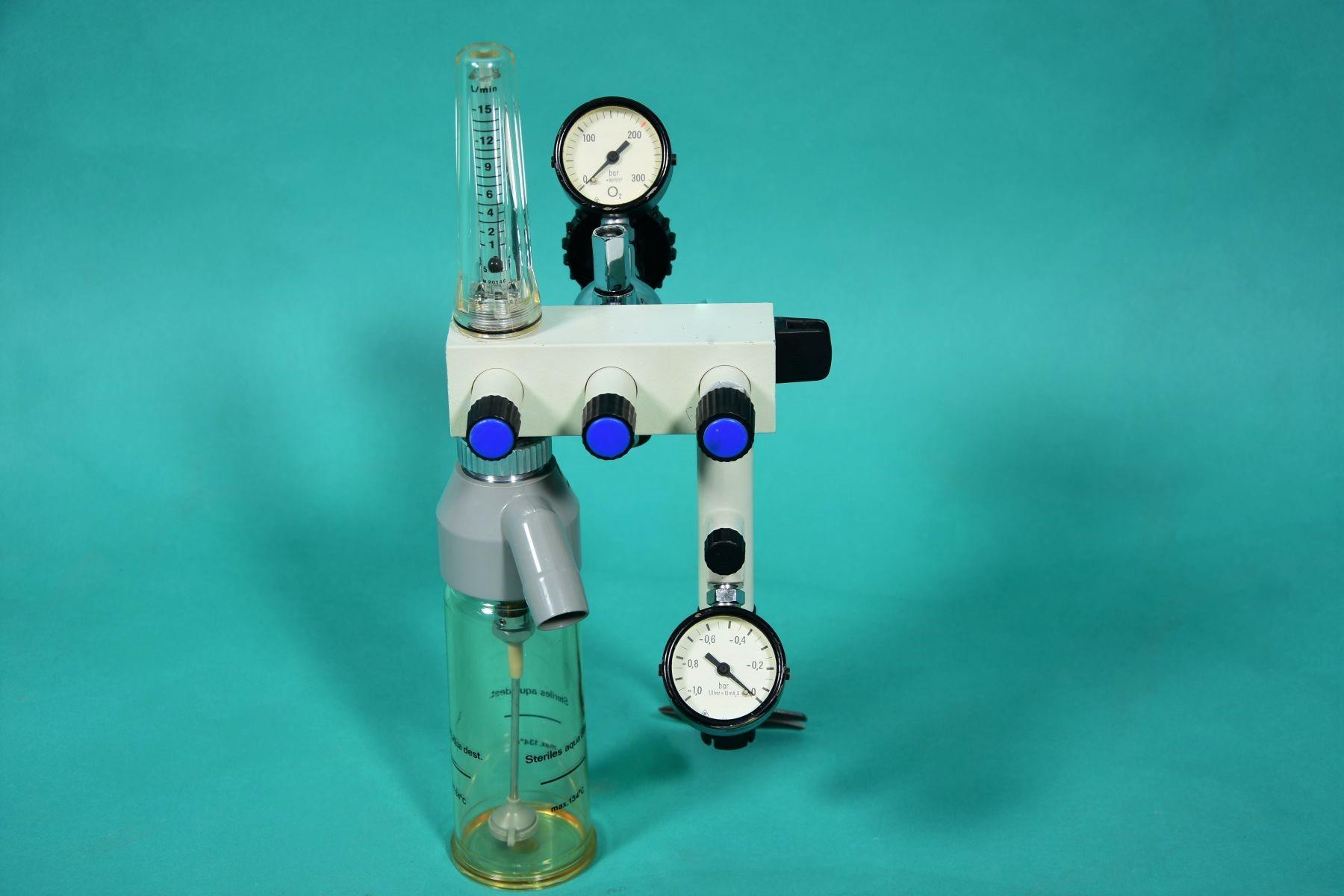 DRÄGER O2-Druckminderer mit drei Abgängen DRÄGER O2-Druckminderer mit drei Abgängen