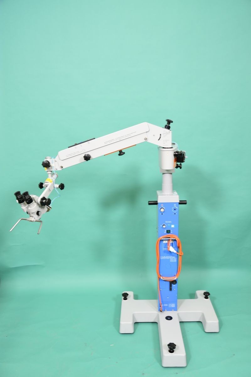 ZEISS OPMI 1: microscopio operatorio binoculare
(10X/22B), f= 170,