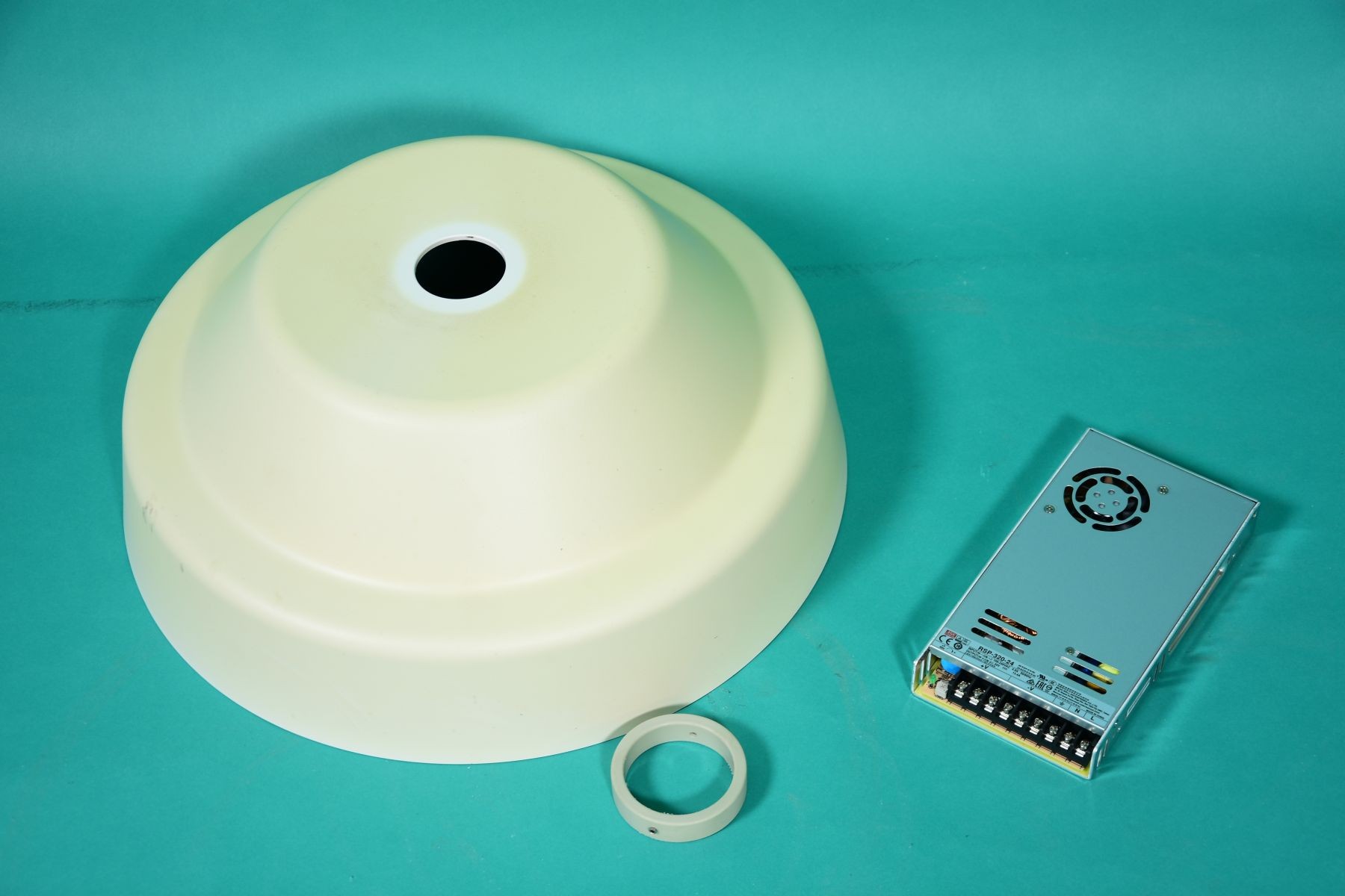 Deutsch HANAULUX Universal Untersuchungs-Leuchte - Deckenbaldachin