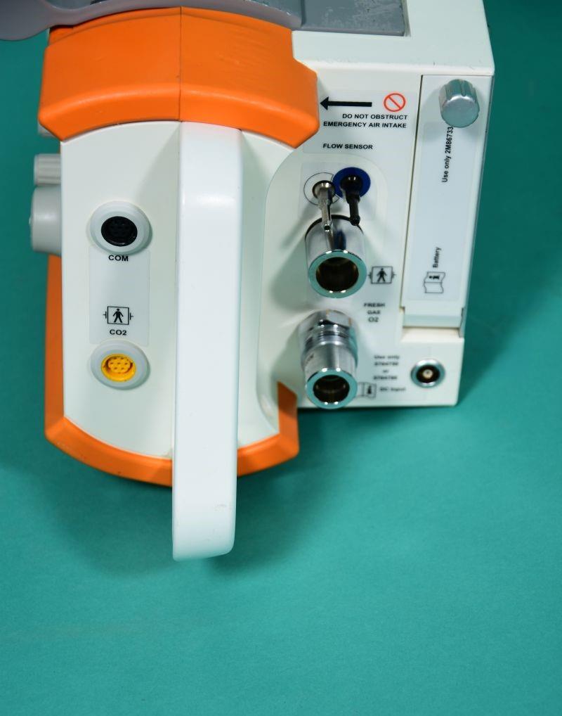 Dräger Oxylog 3000 plus Beatmungsgerät, Detailansicht Dräger Oxylog 3000 plus Beatmungsgerät, Detailansicht