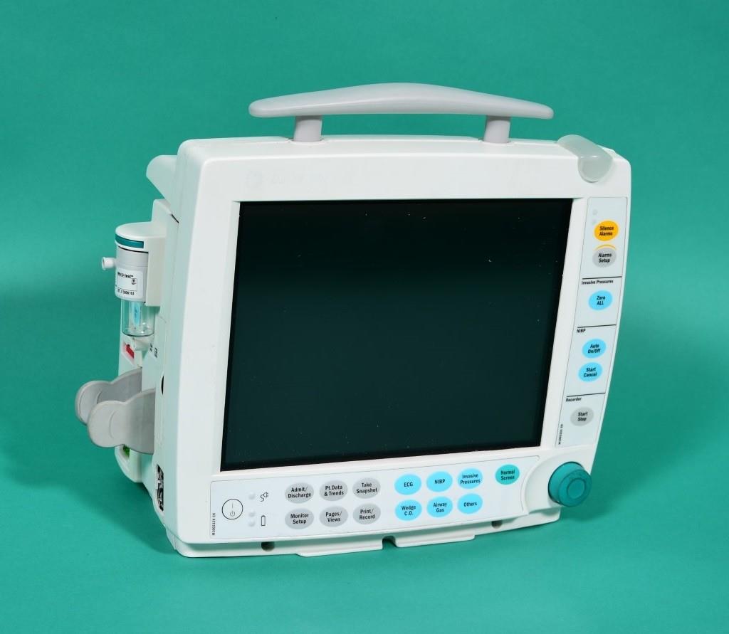 DATEX Ohmeda F-FM 00 ECG monitor with color LCD,
