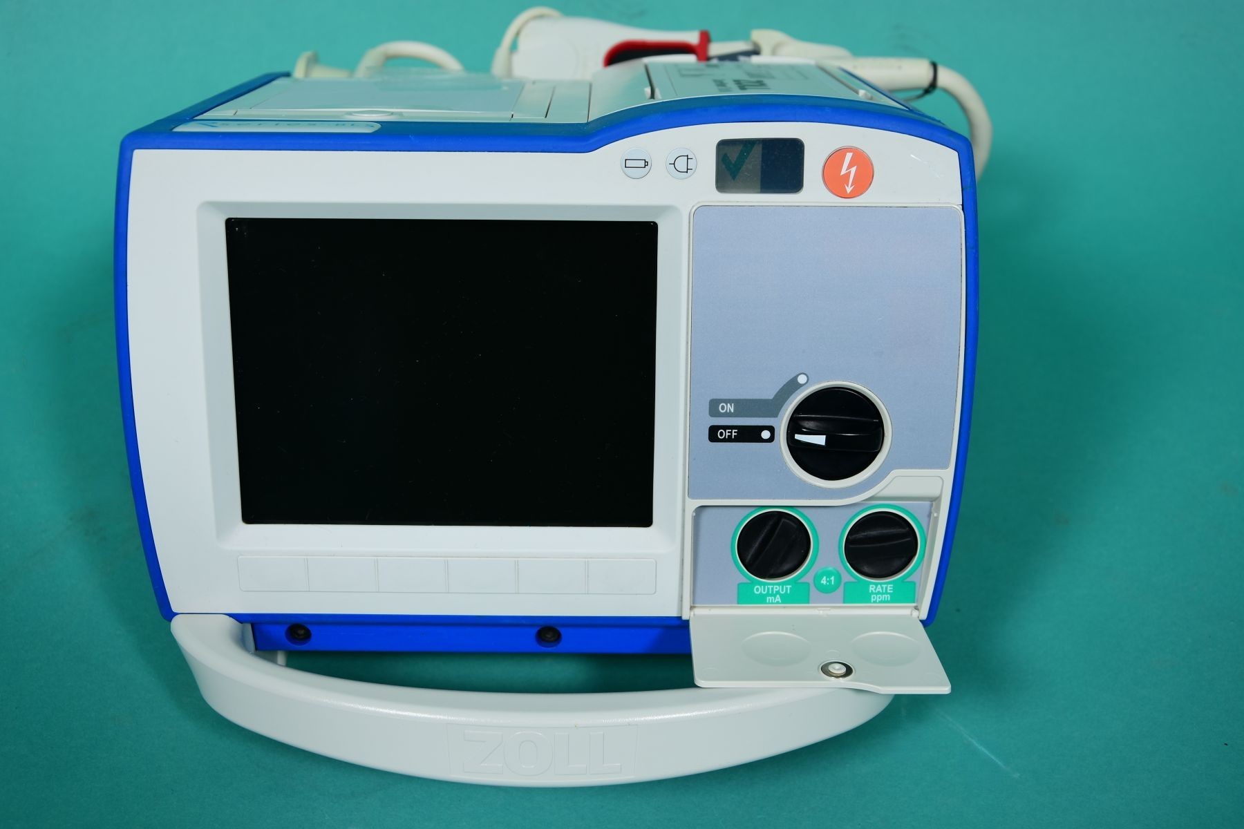 ZOLL R-Series BLS, halbautomatischer biphasischer Defibrillator - Detailansicht