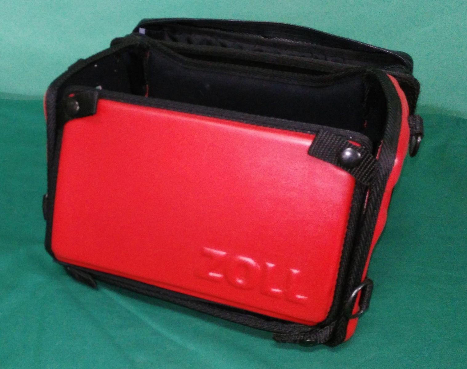 ZOLL, custodia protettiva per i defibrillatori
ZOLL M-Series, in